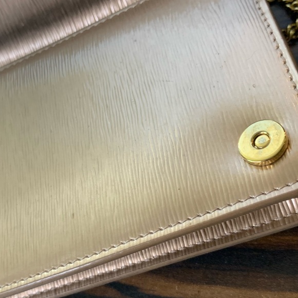 Authentic Prada Crossbody / Wallet on Chain - Picture 8 of 16